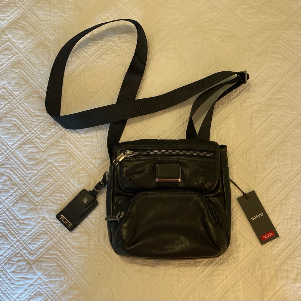 Tumi Alpha Bravo Barton Crossbody Dark Brown Leather Messenger Bag New with Tags - Picture 5 of 13